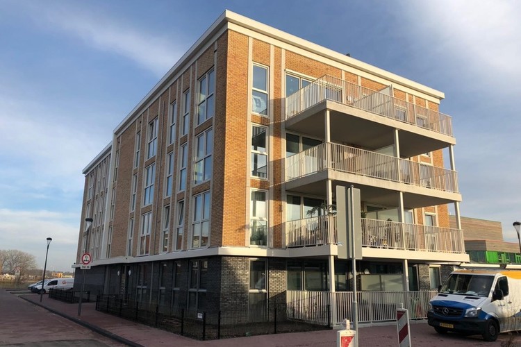 Markant lijnenspel appartementencomplexen Beatrixzone Rijswijk Buiten